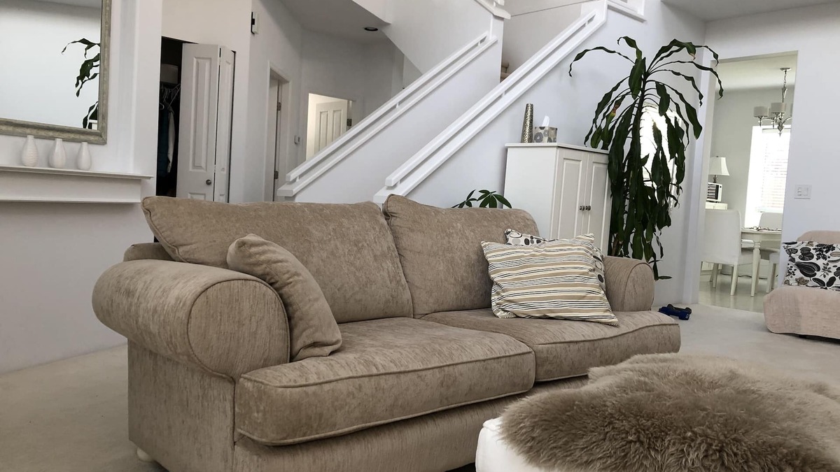 Port Coquitlam House | Bright & Spacious, 4 Bedrooms, 2 Fireplace House