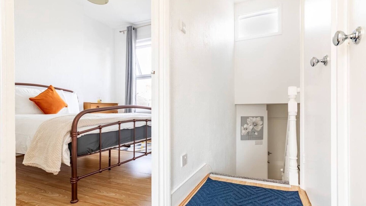 Coldharbour Apartment | Bright & Spacious comfy 3 bed apartment in Brixtonn