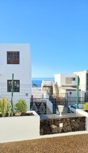 Puerto del Carmen Apartment | Bright & spacious with aircon