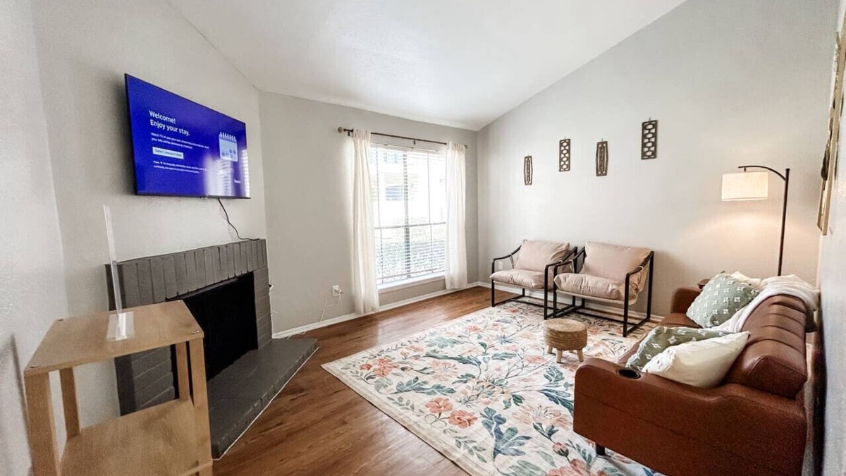 Barker Apartment | Bright & Spacious Townhome - Near Parks & Dining