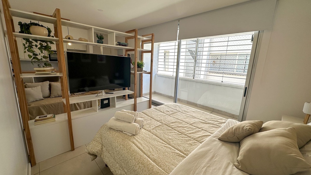 Villa Crespo Apartment | Bright studio apartment with balcony in Palermo