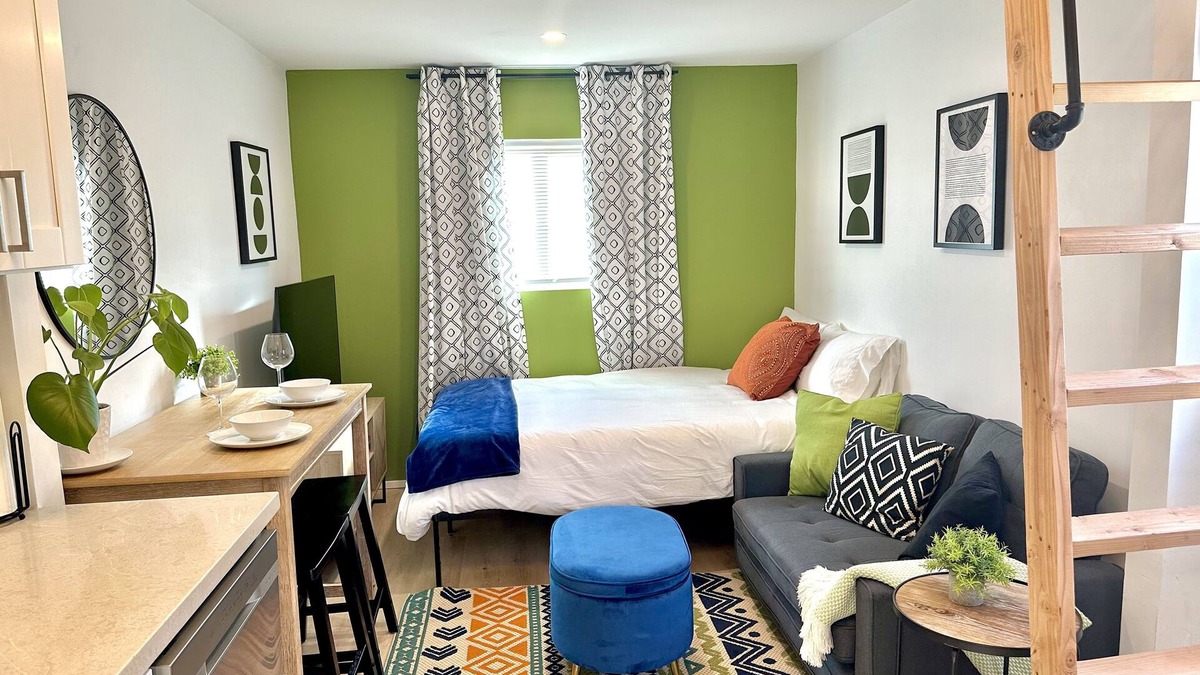 Grant Hill Apartment | Bright Studio Near Downtown/Padre’s/Airport/Beach