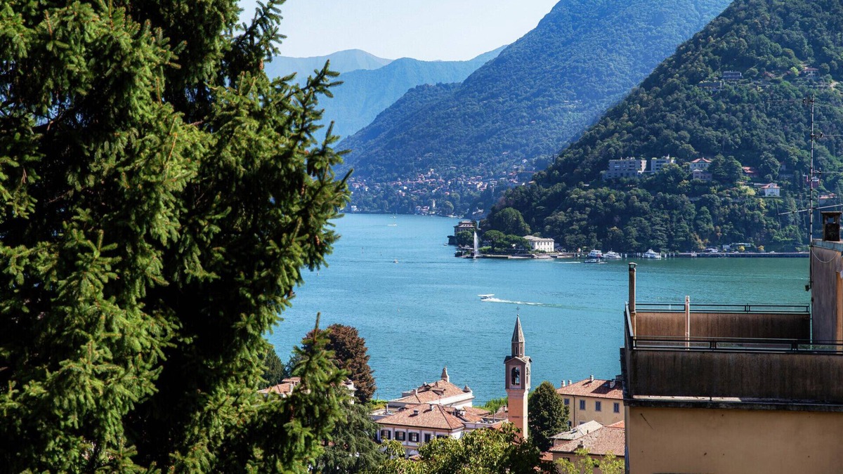 Como Apartment | Bright studio near the centre of Como (Bixio 2)