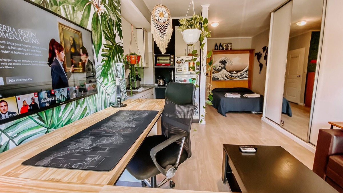 Parana Apartment | Bright Studio with balcony, hammock and big desk