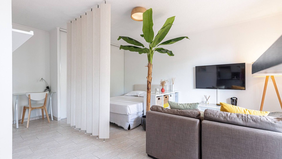 Caucade Apartment | Bright studio with terrace - Swimming pool - Parking