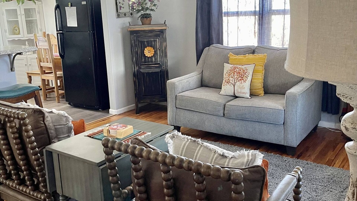 Fort Sumner House | Bright, stylish and centrally located casita.