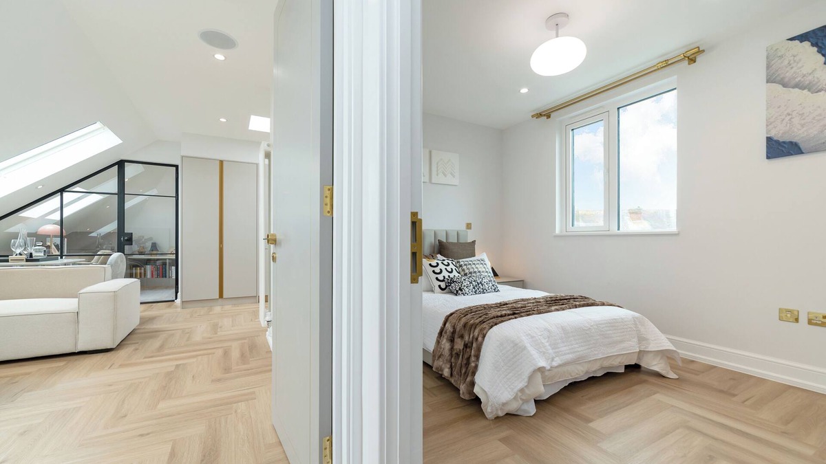 Cannon Hill Apartment | Bright & Stylish Flat Near Wimbledon – Your London Escape Awaits!
