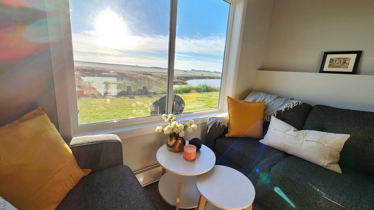 Strathmore House | Bright Suite, Beautiful Sunrises