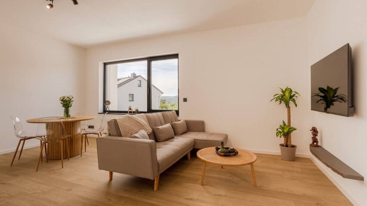 Gerolstein Apartment | Bright Suite I Sauna I TV I Kitchen