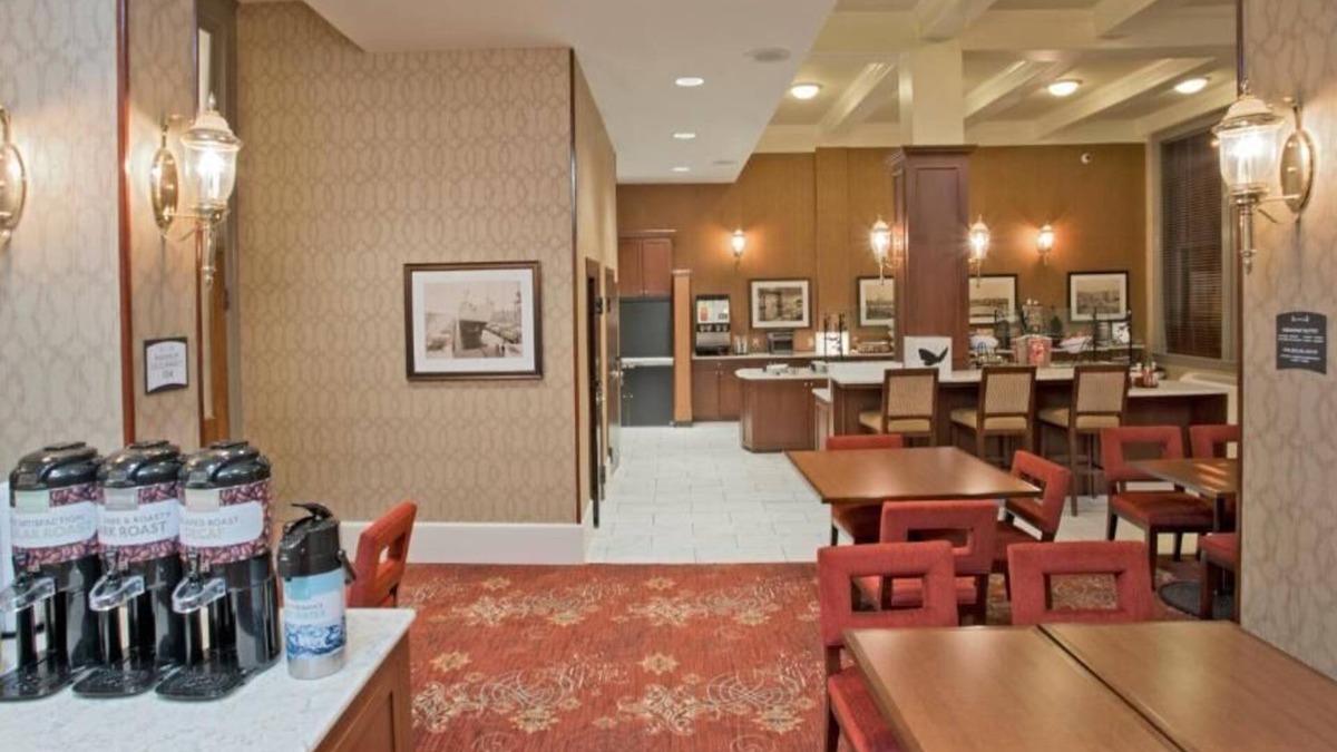 Downtown Baltimore Hotel | Bright Suite w/Packed Kitchen for Comfortable Extended Stays - 4 Units