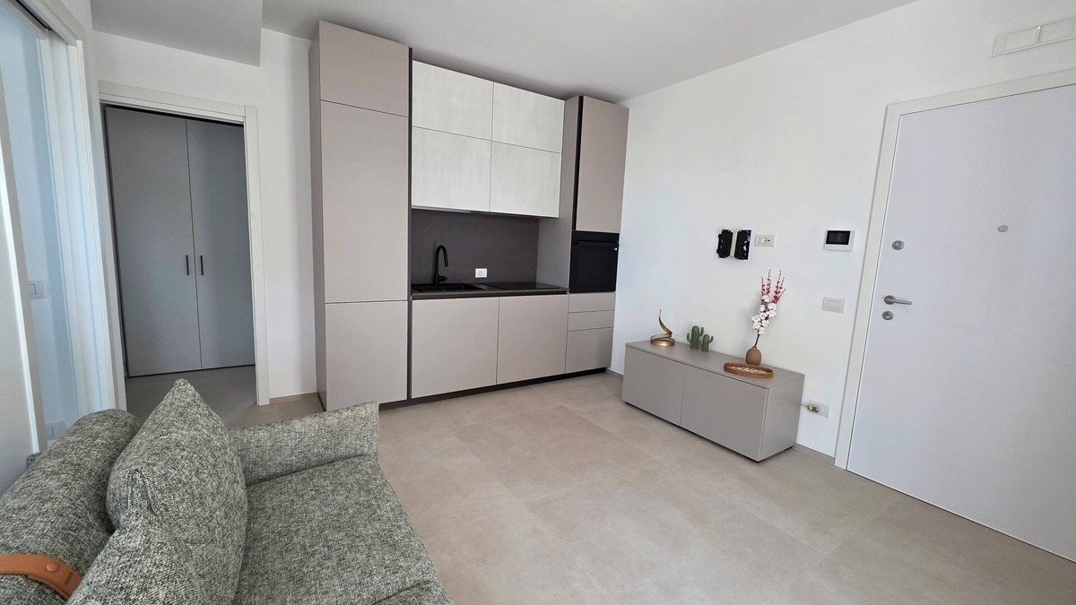 Municipio 5 Apartment | Bright suite with covered terrace and sea view, Santo Spirito area