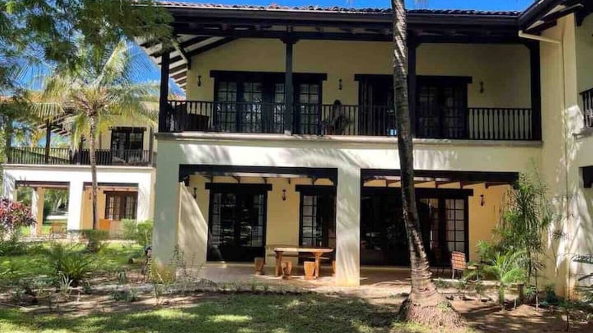 Tamarindo Villa | Bright three bedroom villa in Hacienda Pinilla Golf Resort