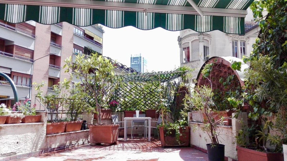 Cit Turin Apartment | Bright Venetian double room
