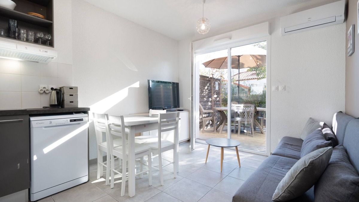 Valras-Plage Villa | Bright villa 4 ppl, garden, close to the sea