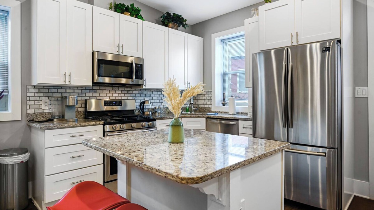 Kingman Park Apartment | Bright Washington DC Apartment