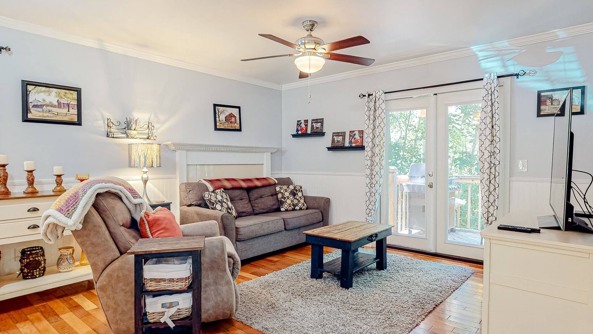 Sautee Nacoochee Cabin | Bright woodland home with deck & firepit - near activities & vineyards -1 dog OK