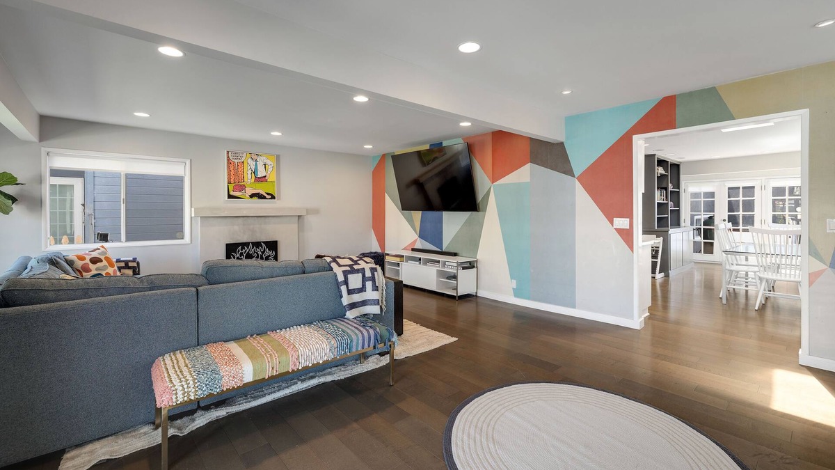 Hill Section House | Brighten Up, You're @ The Beach!