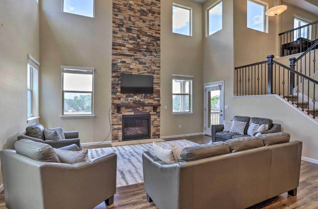 Brighton House | Brighton Family Home about 20 Mi to Dtwn Denver!