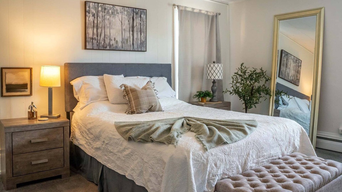 Williamsport Apartment | “Brik House”Near UPMC, Penn College, Lyco College and Little League World Series