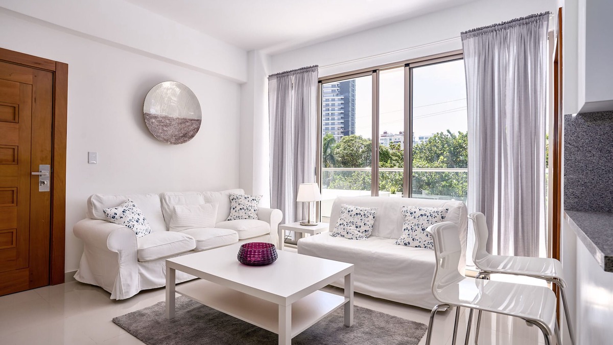La Julia Apartment | Brilliant Harmony Apt Balcony*Pool*Gym in La Julia