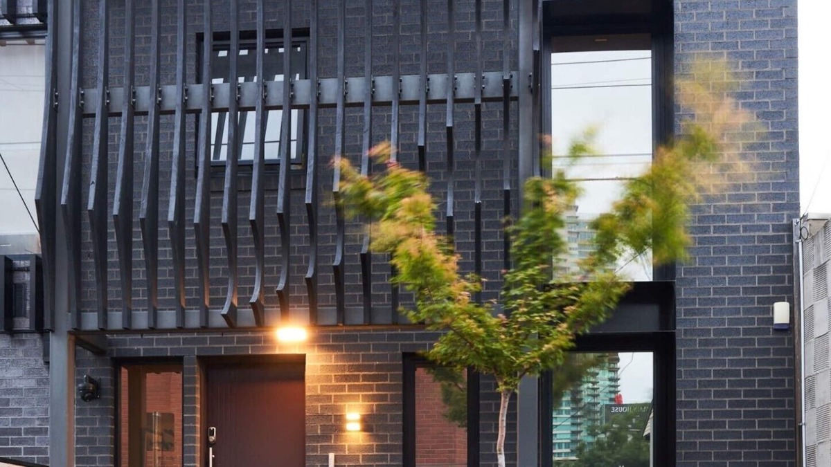 South Melbourne Apartment | Brilliant Townhouse in Sensational Sth Melb. Law