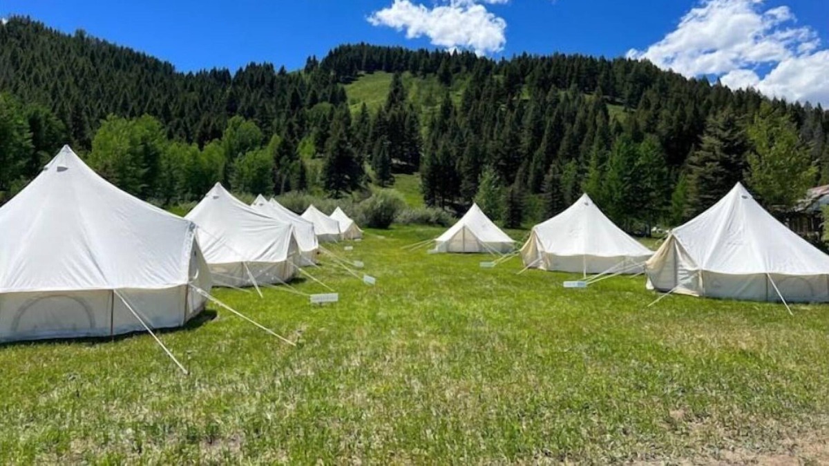 Brimfield RV Rental | Brimfield Massachusetts Meadows Glamping at show 7