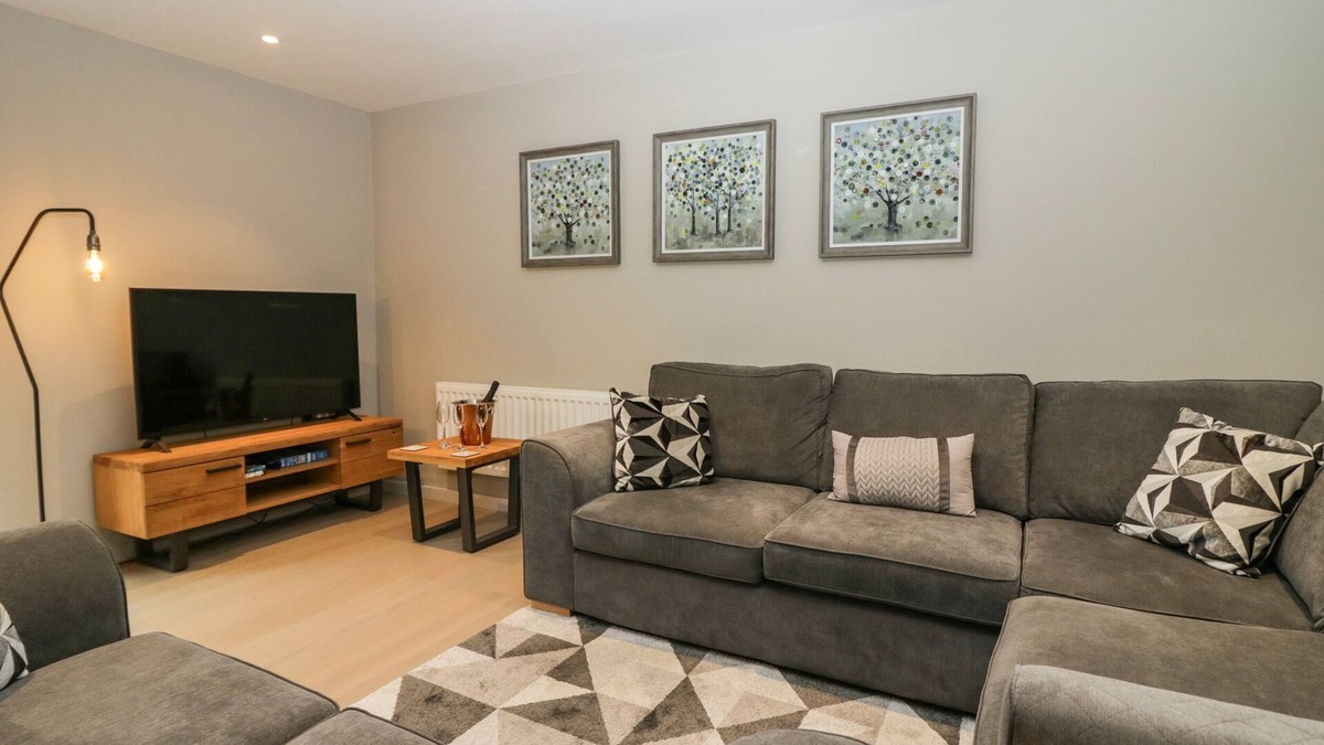 Backbarrow Cottage | BRIMSTONE, family friendly, with a garden in Ulverston