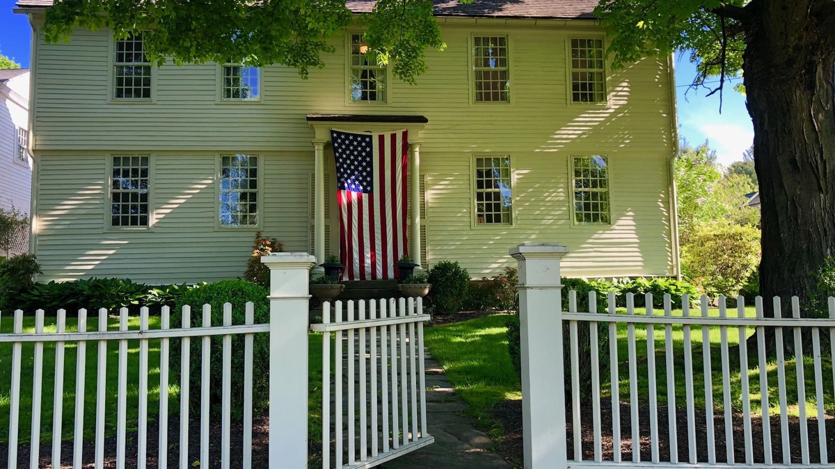 Litchfield Historic District House | Bring the family, work from home in this Historic 5 Bdrm house in Litchfield