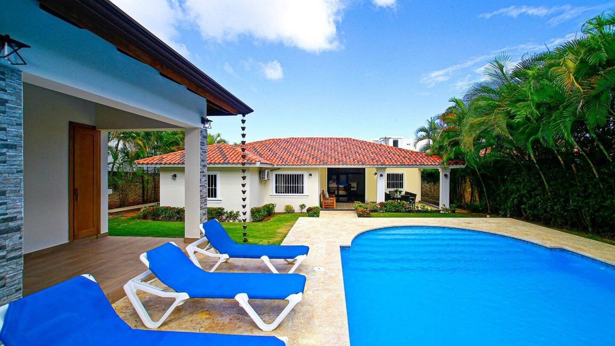 Villas Ana Maria Villa | Bring your lovers under the pool's waterfall