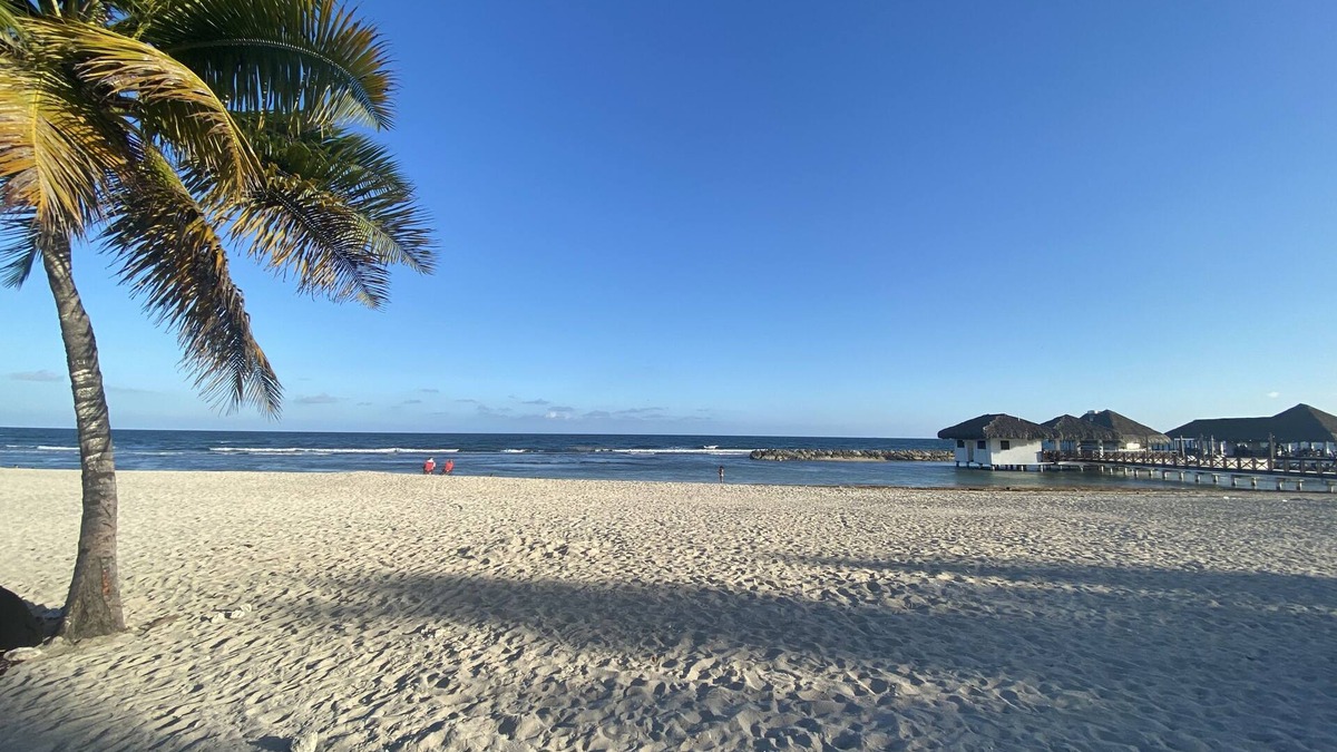 Juan Dolio - El Pueblo Apartment | Brisa Marina☀️ Beach-Pools-Wifi-Gym-Games- Games- Parking