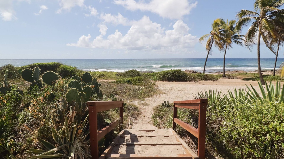 Itapua House | BRISA'S ADDRESS - 4 Suites and Terrace, Private Beach Access