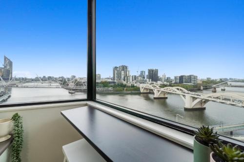 Brisbane Central Business District Apartment | Brisbane Riverside Retreat