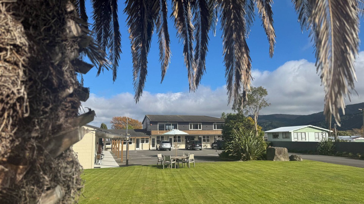 Trentham Hotel | Bristol Motel