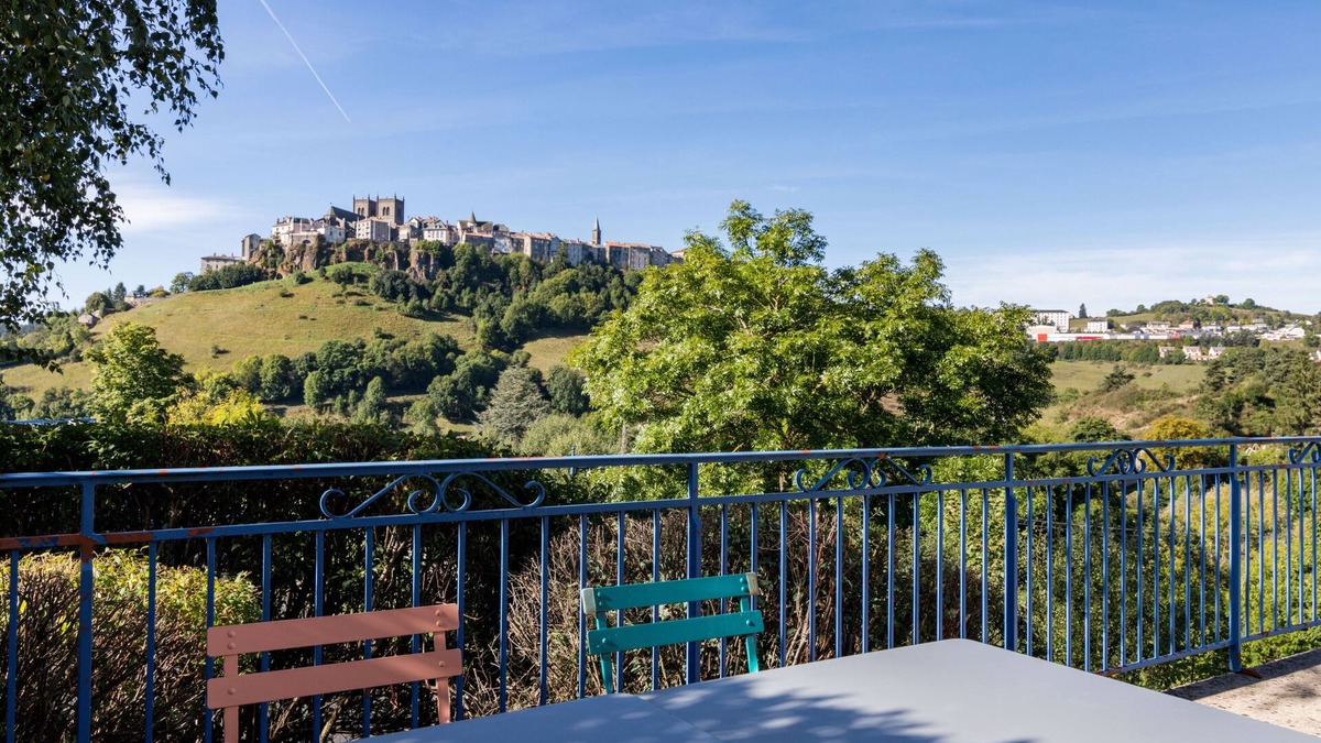 Saint-Flour Hotel | Brit Hotel Essentiel St Flour
