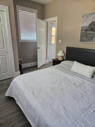 Goderich Bed & Breakfast | Britannia B + B
