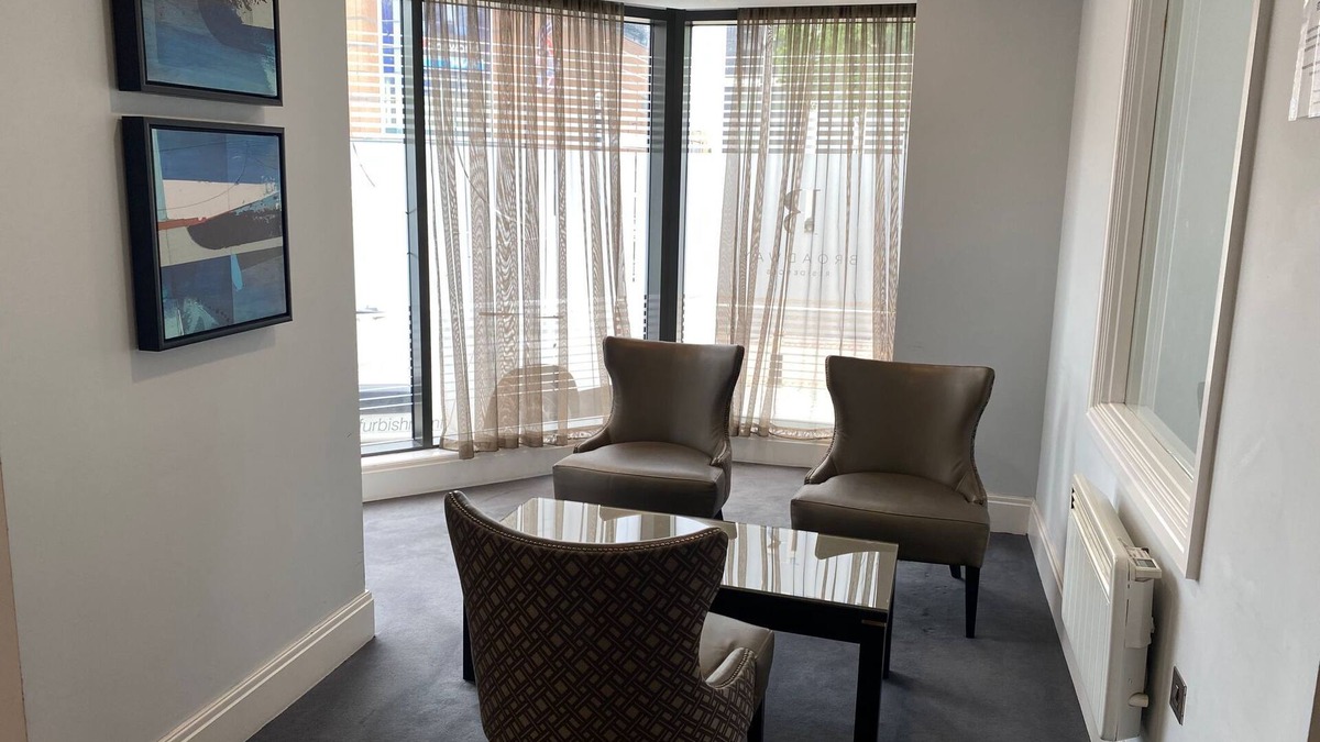 The Westside Apartment | Broad St - 1 Bedroom - 1 Bathroom - Free Parking