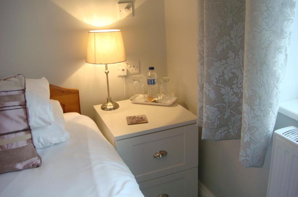 Stratford-upon-Avon House | Broadlands Guest House