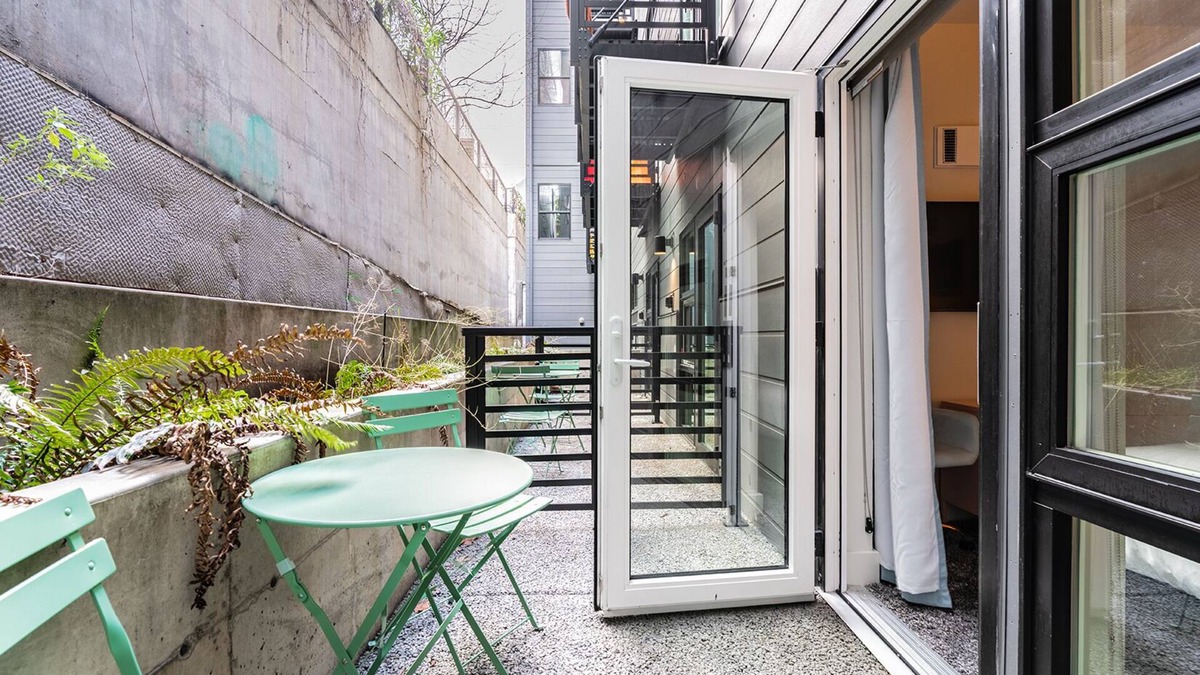 Yesler Terrace Hotel | Broadway-Condotel Studio on First Hill