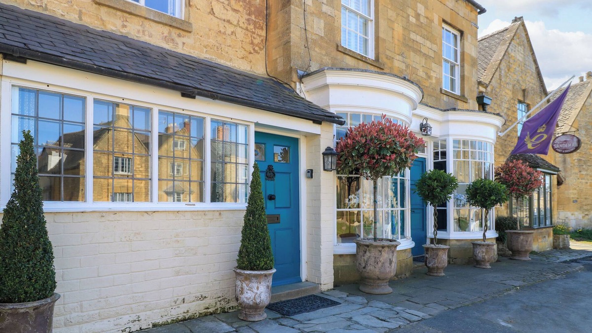 Broadway House | BROADWAY COTTAGE, pet friendly, character holiday cottage in Broadway