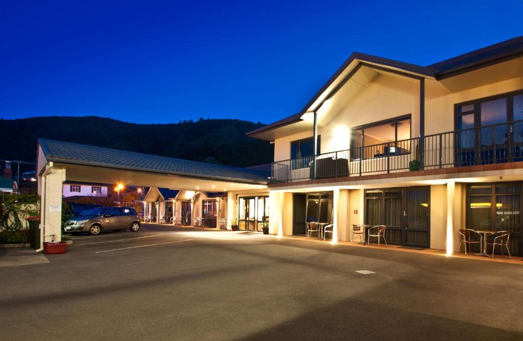 Picton Hotel | Broadway Motel