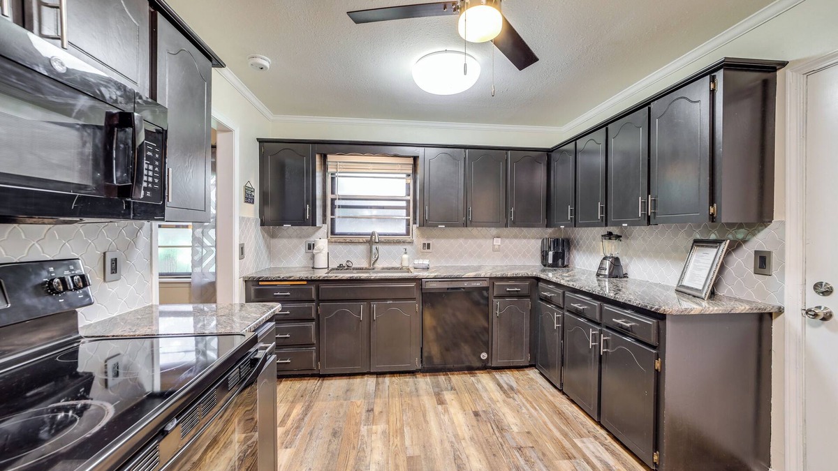 Broken Arrow House | Broken Arrow Home: Family-Friendly Amenities!