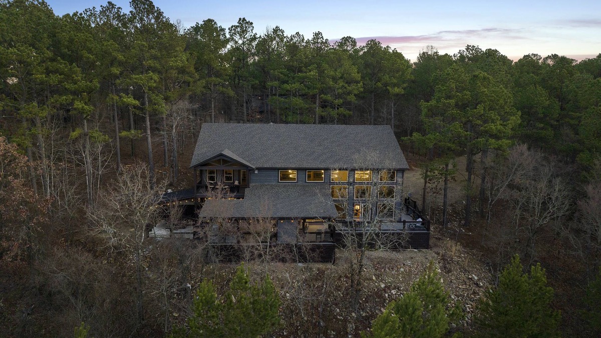 Broken Bow Cabin | Broken Branch Lodge, Offers guests unique amenities & amazing views