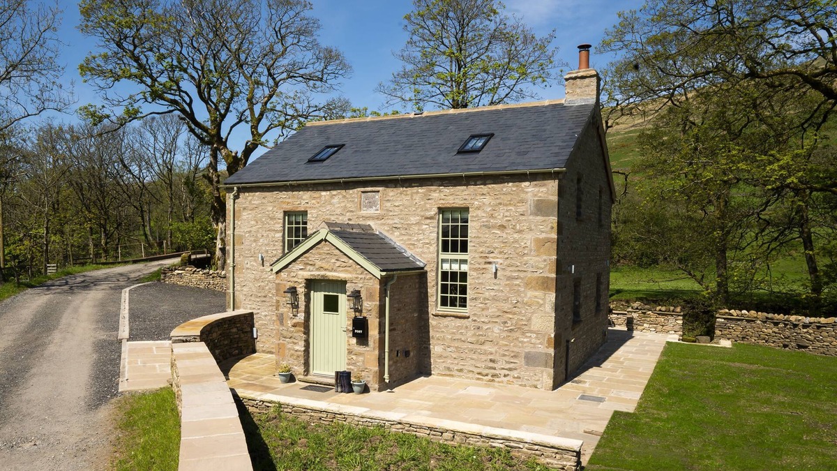 Sedbergh Cottage | Brontë Cottage - 3 Bedroom Riverside Cottage. Sedbergh 4 Miles.
