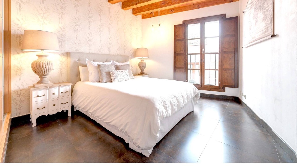 Toledo City Center Apartment | ~BRONZE~ by myhomeintoledo.com