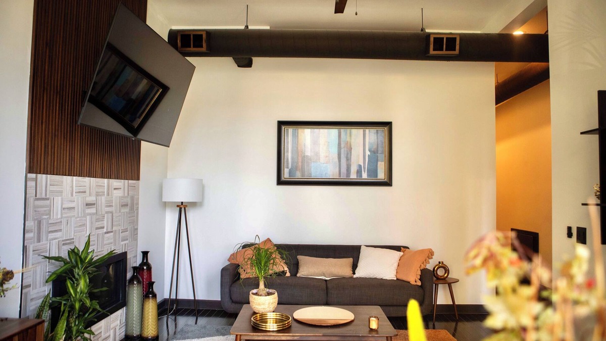 Bronzeville Condo | Bronzeville Bohemian Loft