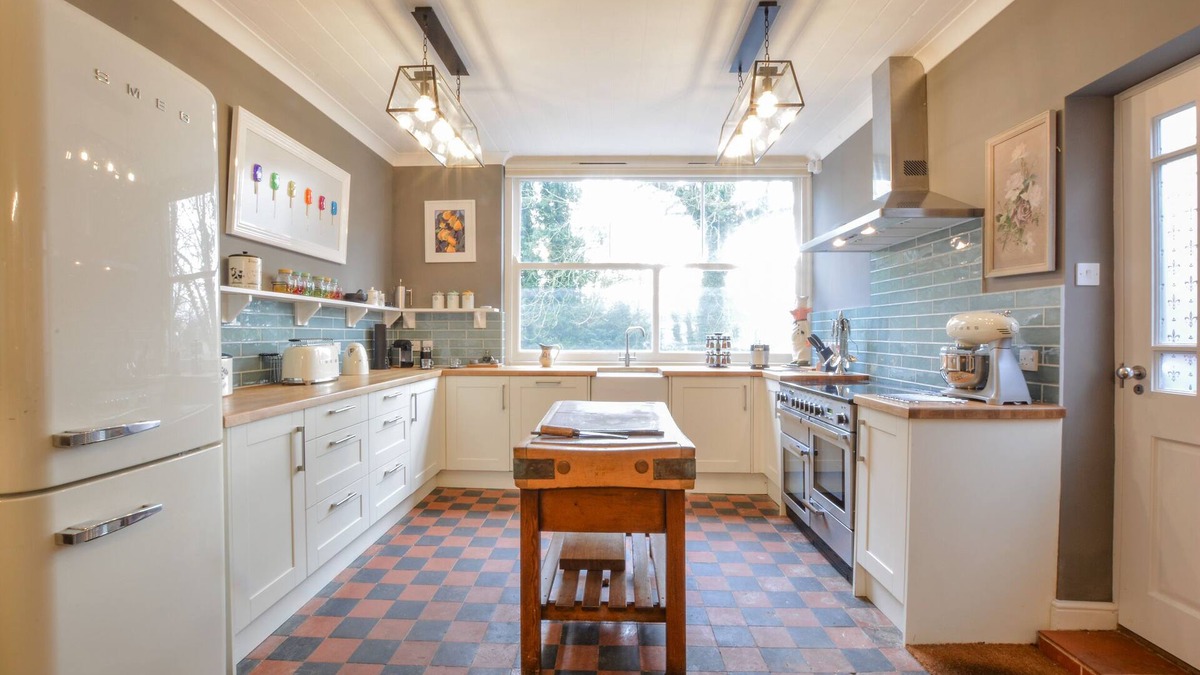 Earl Soham House | BROOK HOUSE, pet friendly, character holiday cottage in Framlingham