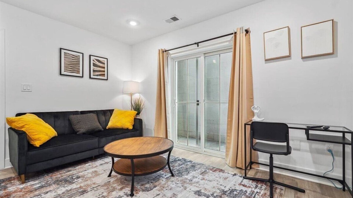 Brookland Bed & Breakfast | Brookland Unit : Close to Coffee | Shops