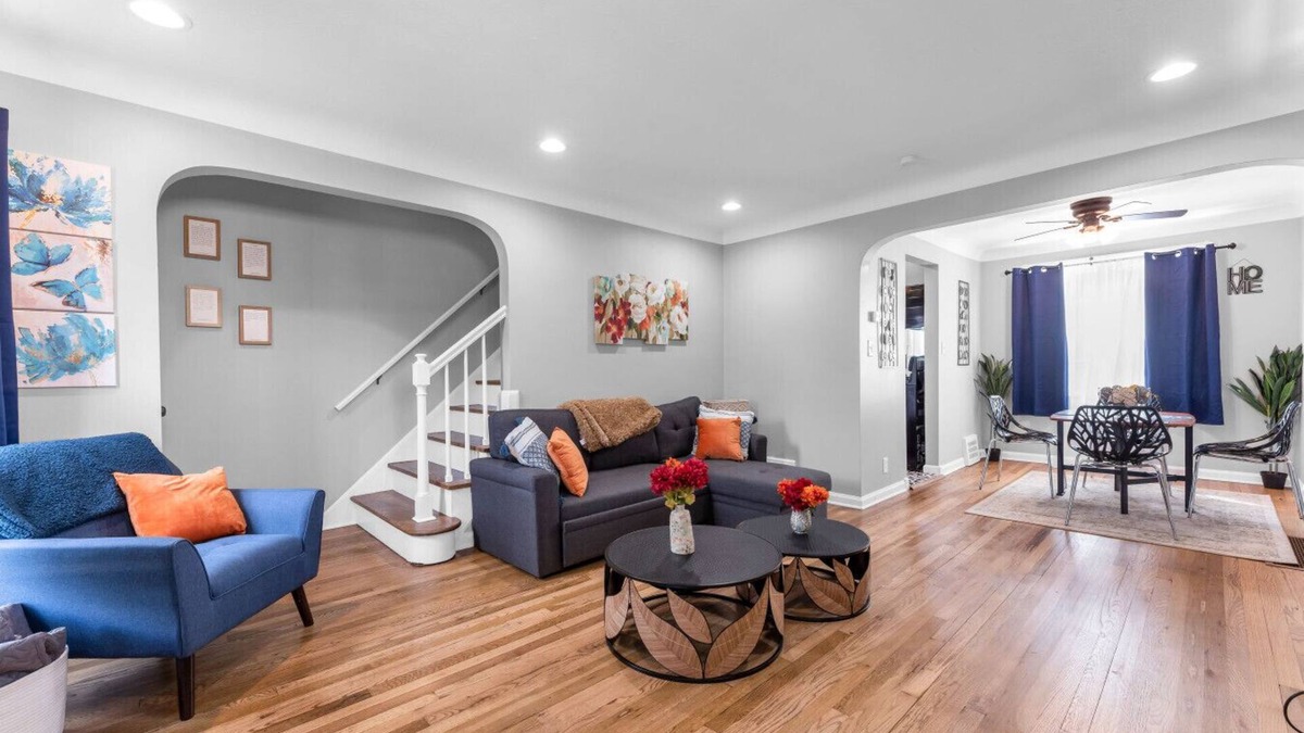 Brooklyn House | Brooklyn Townhome|9 Miles to Downtown|Sleeps 5