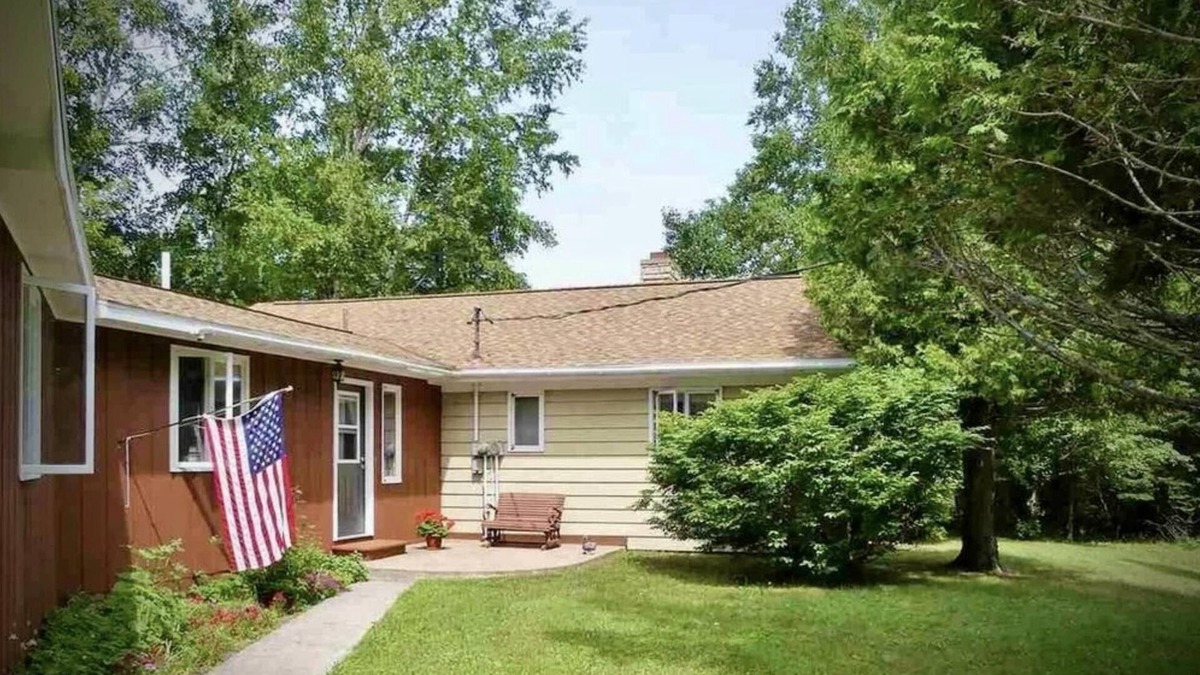 Grand Marais House | Brooks Retreat - Superior Beach Front Property
