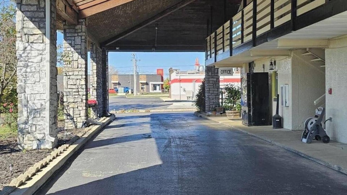 Brookville Hotel | Brookville Inn By OYO Near Dayton International Airport